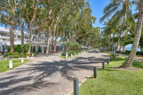 Beach Club Oceanview Apartment 1221-2 Palm Cove